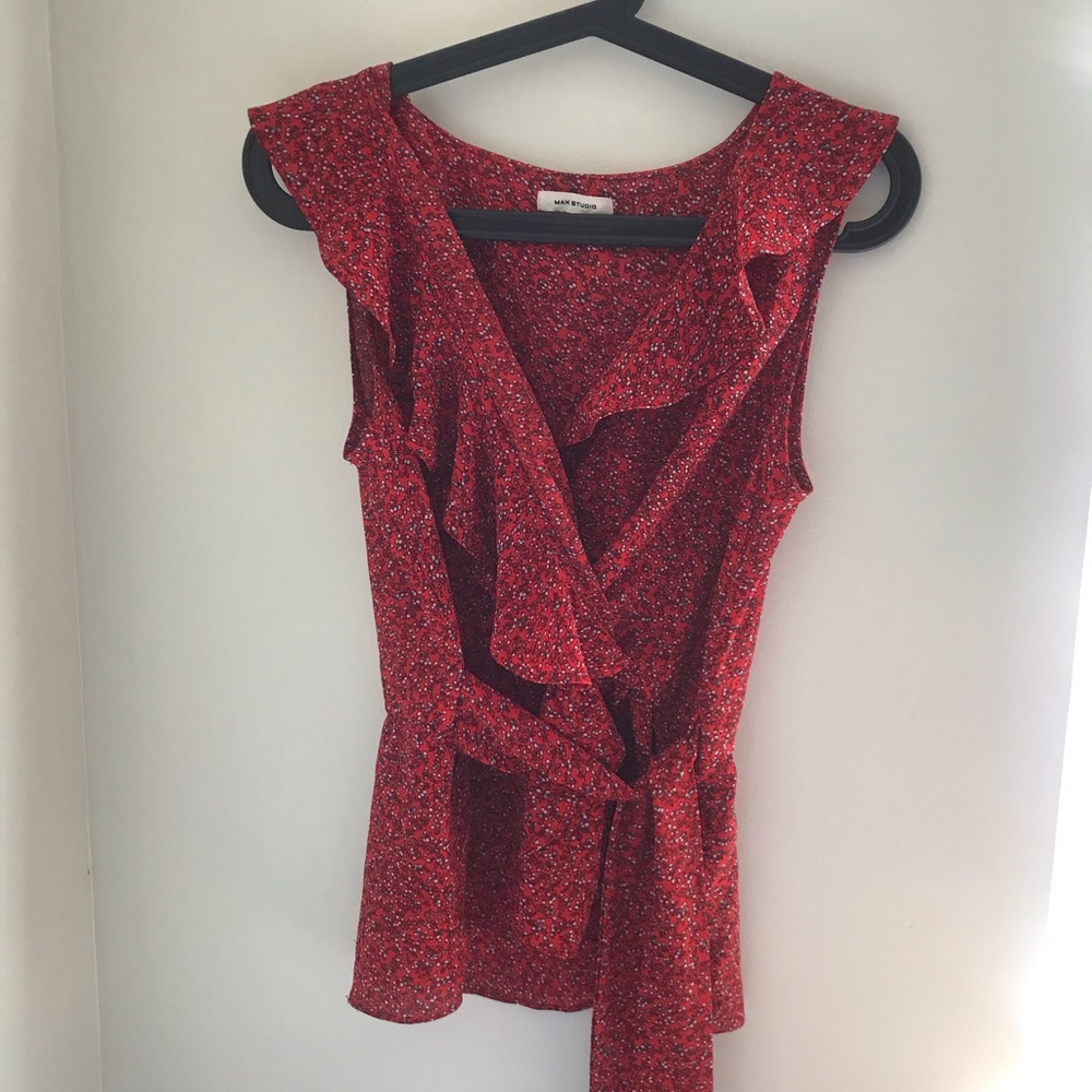 Max Studio Floral Red ruffled faux wrap top xs